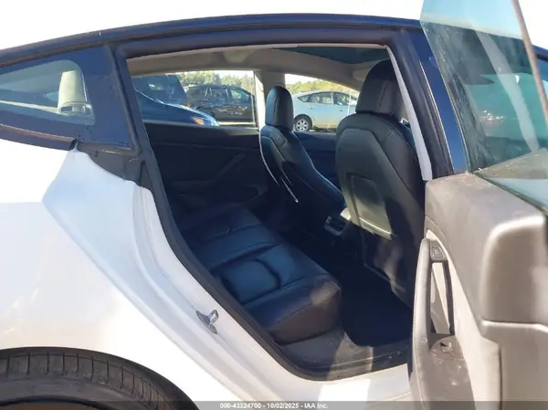 5YJ3E1EC3MF027725 2021 TESLA MODEL 3 - Image 8