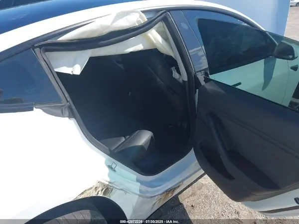 5YJ3E1EC3MF913592 2021 TESLA MODEL 3 - Image 8