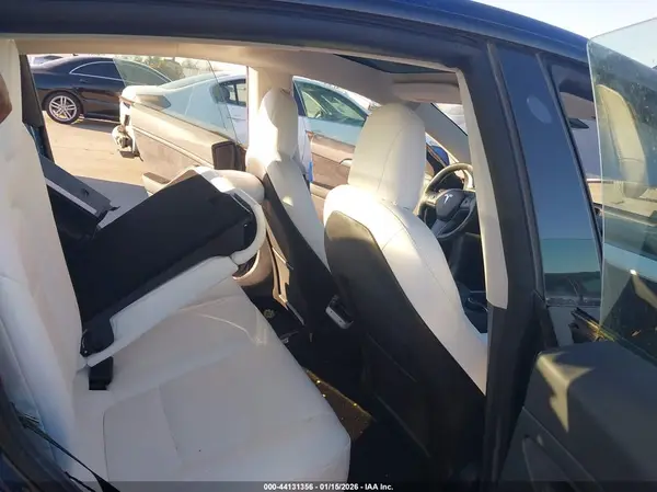 5YJ3E1EC3MF991919 2021 TESLA MODEL 3 - Image 8