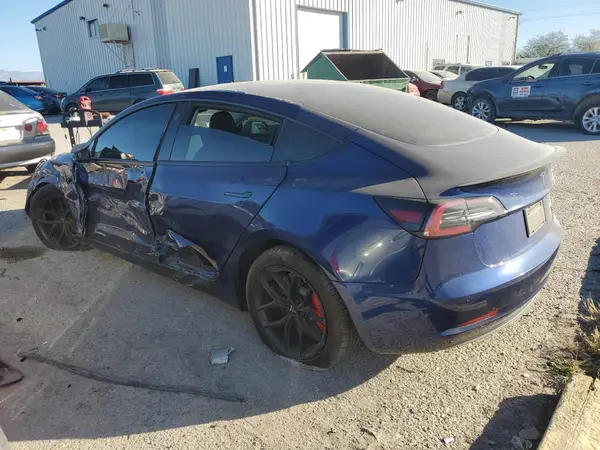 5YJ3E1EC3NF110461 2022 TESLA MODEL 3 - Image 2