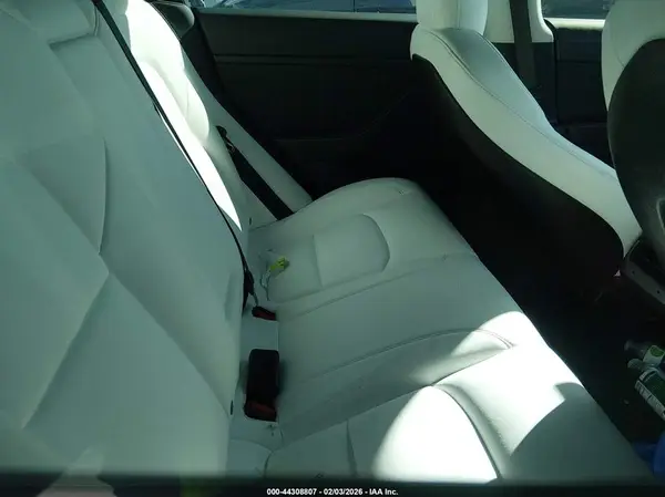 5YJ3E1EC3NF160888 2022 TESLA MODEL 3 - Image 8