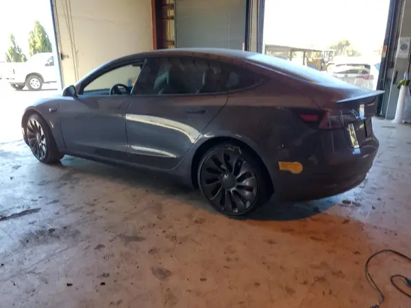 5YJ3E1EC3NF181983 2022 TESLA MODEL 3 - Image 2