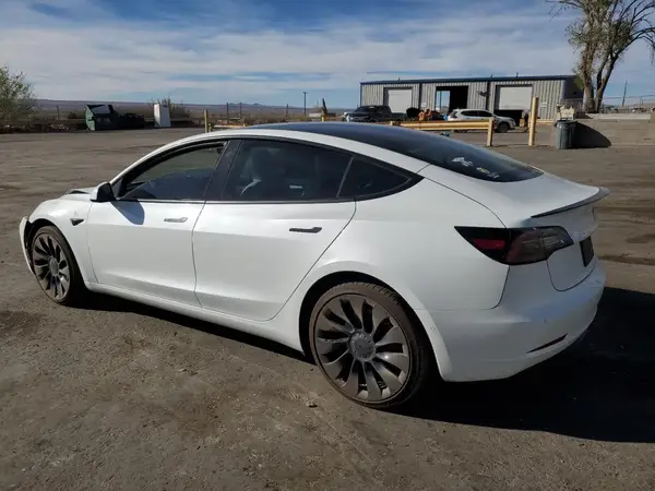 5YJ3E1EC3NF321725 2022 TESLA MODEL 3 - Image 2