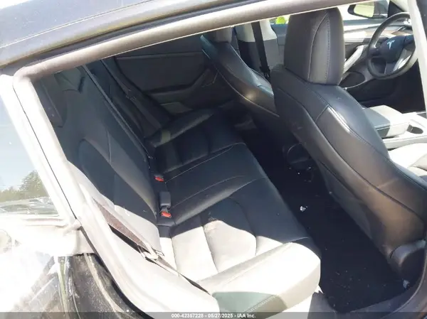 5YJ3E1EC3NF348486 2022 TESLA MODEL 3 - Image 8