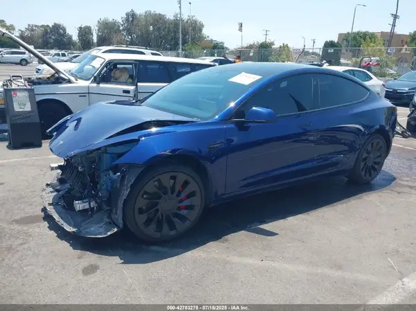 5YJ3E1EC3NF359438 2022 TESLA MODEL 3 - Image 2