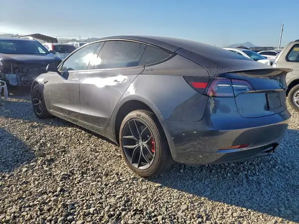 5YJ3E1EC3PF482711 2023 TESLA MODEL 3 - Image 2