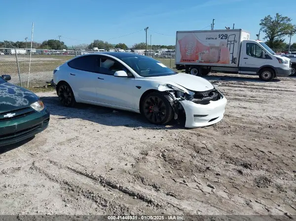 5YJ3E1EC3PF503833 2023 TESLA MODEL 3 - Image 1