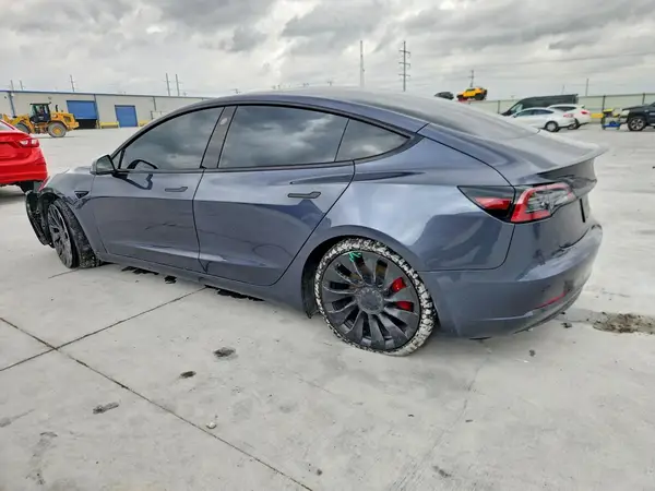 5YJ3E1EC3PF615385 2023 TESLA MODEL 3 - Image 2