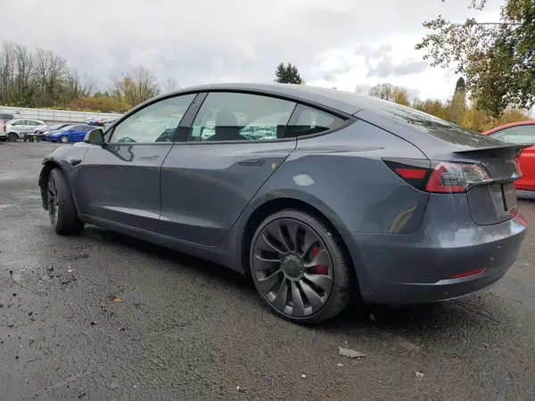 5YJ3E1EC3PF671875 2023 TESLA MODEL 3 - Image 2