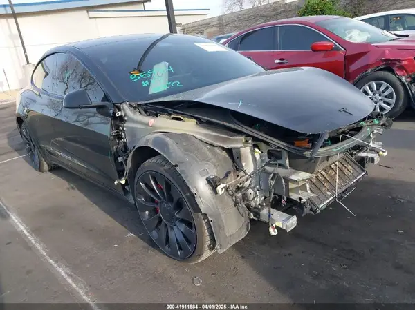 5YJ3E1EC3PF716085 2023 TESLA MODEL 3 - Image 1