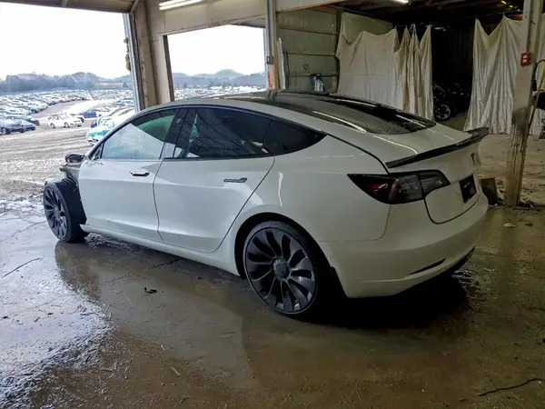 5YJ3E1EC4MF029547 2021 TESLA MODEL 3 - Image 2