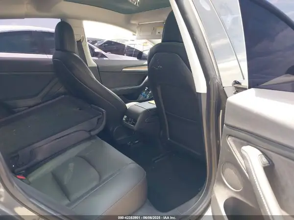 5YJ3E1EC4MF044808 2021 TESLA MODEL 3 - Image 8