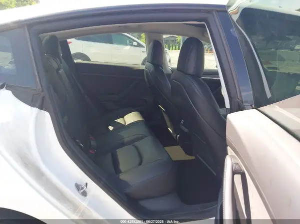 5YJ3E1EC4MF094253 2021 TESLA MODEL 3 - Image 8