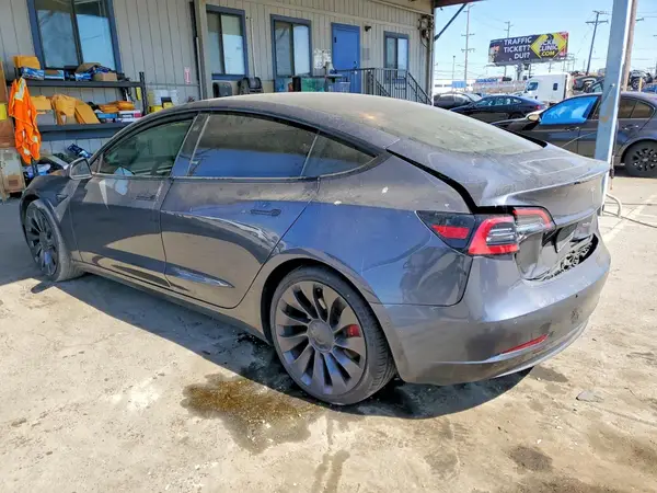 5YJ3E1EC4MF935827 2021 TESLA MODEL 3 - Image 2