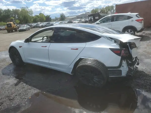 5YJ3E1EC4NF253709 2022 TESLA MODEL 3 - Image 2