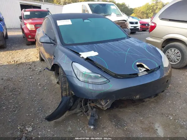 5YJ3E1EC4NF261115 2022 TESLA MODEL 3 - Image 1