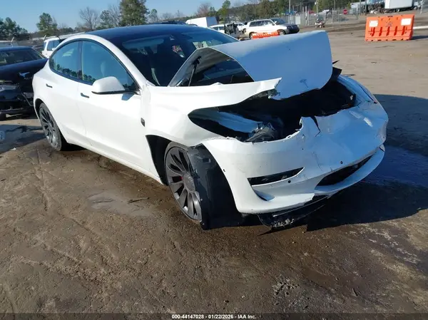 5YJ3E1EC4NF360761 2022 TESLA MODEL 3 - Image 1