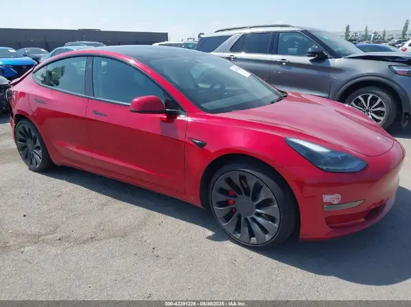 5YJ3E1EC4PF393777 2023 TESLA MODEL 3 - Image 1
