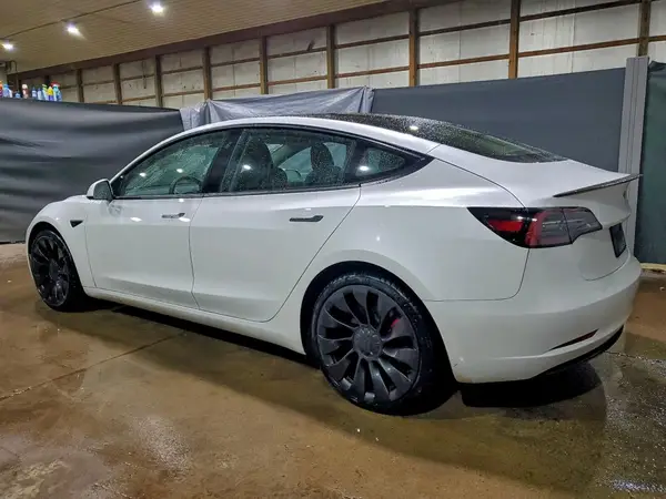 5YJ3E1EC4PF421237 2023 TESLA MODEL 3 - Image 2