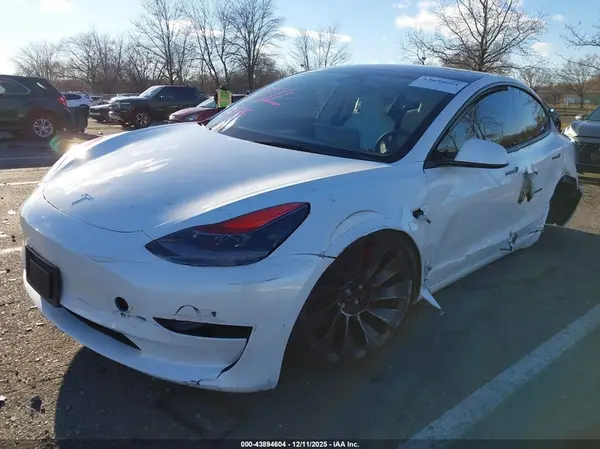 5YJ3E1EC4PF581537 2023 TESLA MODEL 3 - Image 2