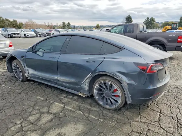 5YJ3E1EC4PF635225 2023 TESLA MODEL 3 - Image 2