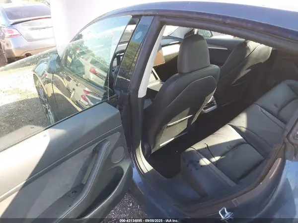 5YJ3E1EC4PF675482 2023 TESLA MODEL 3 - Image 8