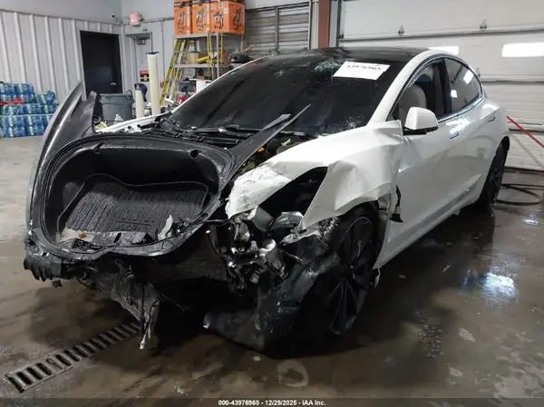 5YJ3E1EC5LF642193 2020 TESLA MODEL 3 - Image 2