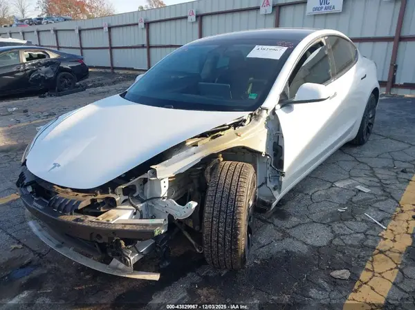 5YJ3E1EC5MF050021 2021 TESLA MODEL 3 - Image 2