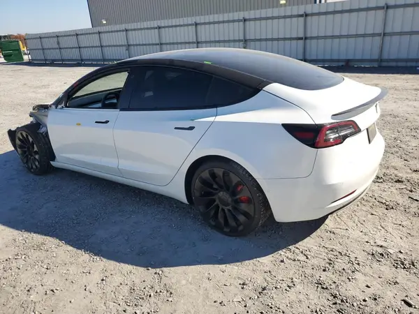 5YJ3E1EC5NF107920 2022 TESLA MODEL 3 - Image 2