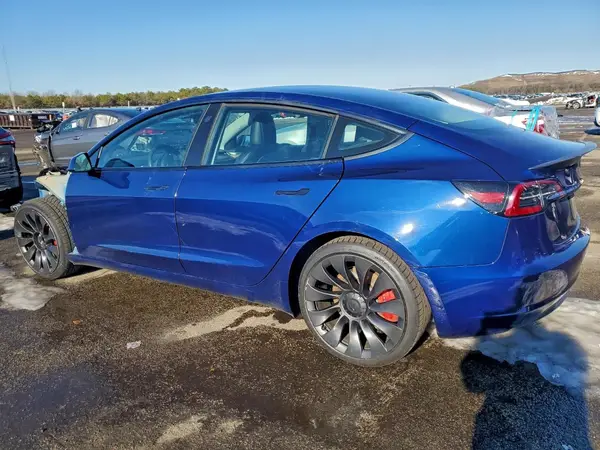 5YJ3E1EC5NF255002 2022 TESLA MODEL 3 - Image 2
