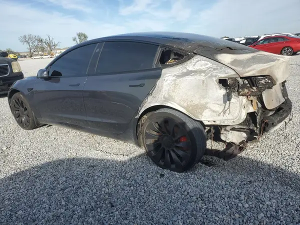 5YJ3E1EC5NF268932 2022 TESLA MODEL 3 - Image 2