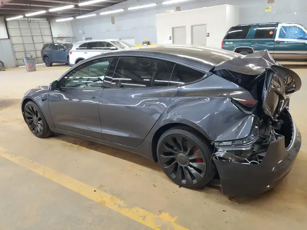 5YJ3E1EC5NF329373 2022 TESLA MODEL 3 - Image 2