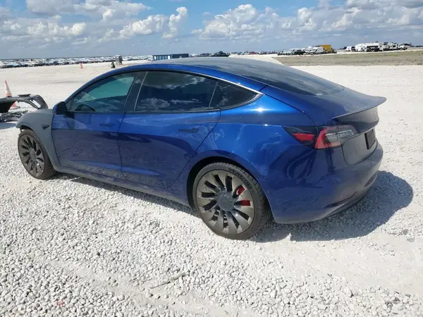 5YJ3E1EC5NF329972 2022 TESLA MODEL 3 - Image 2