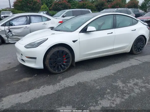 5YJ3E1EC5PF404513 2023 TESLA MODEL 3 - Image 2