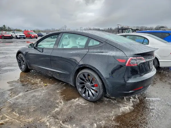 5YJ3E1EC5PF588352 2023 TESLA MODEL 3 - Image 2