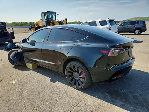 5YJ3E1EC5PF621852 2023 TESLA MODEL 3 - Image 2