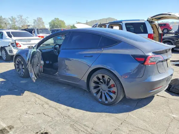 5YJ3E1EC5PF704228 2023 TESLA MODEL 3 - Image 2