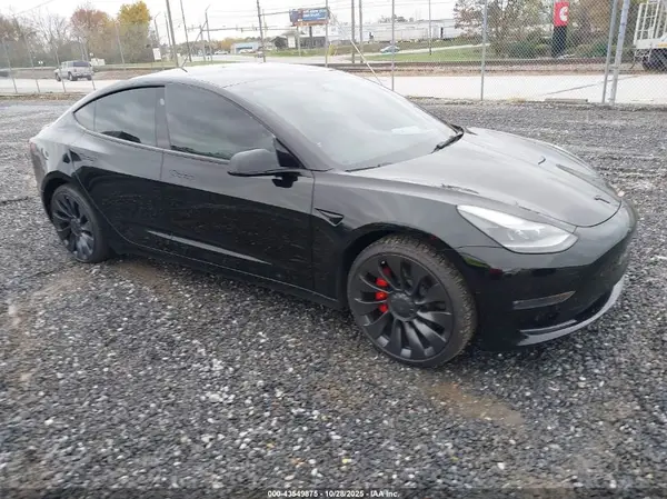5YJ3E1EC6NF107926 2022 TESLA MODEL 3 - Image 1