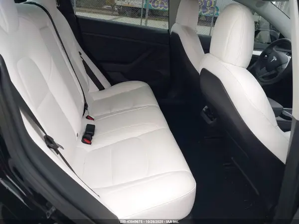 5YJ3E1EC6NF107926 2022 TESLA MODEL 3 - Image 8