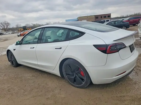 5YJ3E1EC6NF326157 2022 TESLA MODEL 3 - Image 2