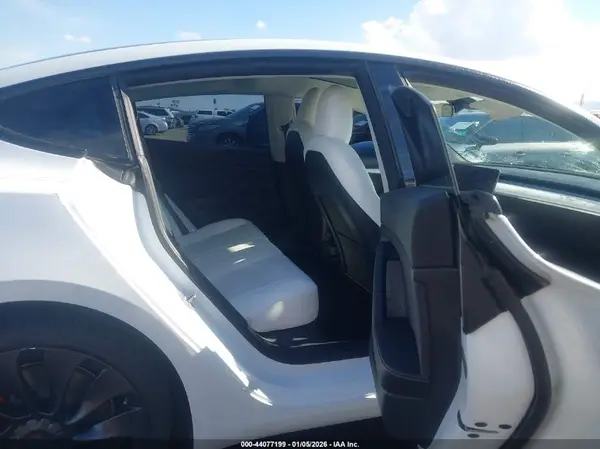 5YJ3E1EC6NF357490 2022 TESLA MODEL 3 - Image 8