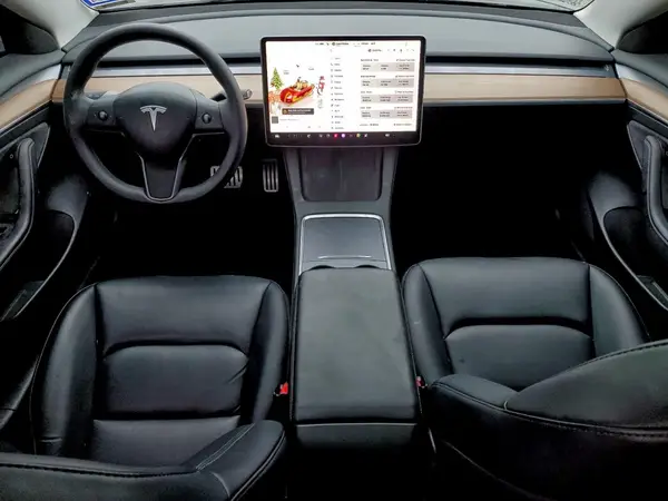 5YJ3E1EC6PF606423 2023 TESLA MODEL 3 - Image 8