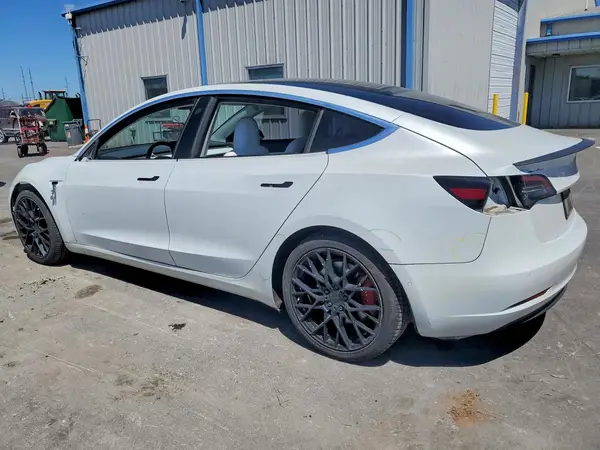 5YJ3E1EC7LF720764 2020 TESLA MODEL 3 - Image 2