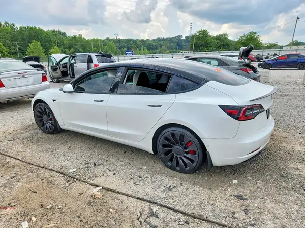 5YJ3E1EC7NF160876 2022 TESLA MODEL 3 - Image 2