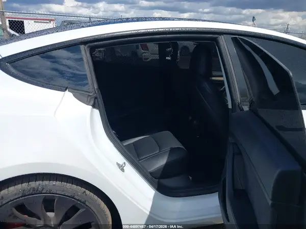 5YJ3E1EC7NF237973 2022 TESLA MODEL 3 - Image 8