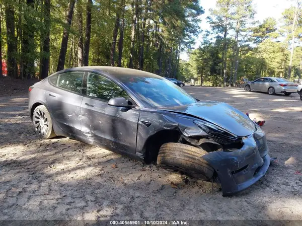 5YJ3E1EC7NF329679 2022 TESLA MODEL 3 - Image 1
