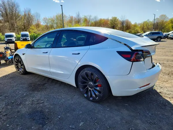 5YJ3E1EC7PF486034 2023 TESLA MODEL 3 - Image 2