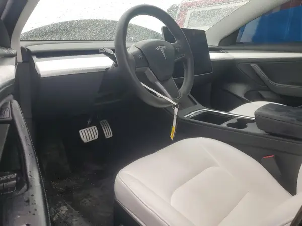 5YJ3E1EC7PF553084 2023 TESLA MODEL 3 - Image 8