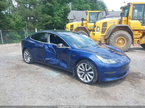 5YJ3E1EC8LF586881 2020 TESLA MODEL 3 - Image 1