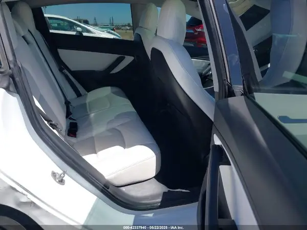 5YJ3E1EC8LF641961 2020 TESLA MODEL 3 - Image 8